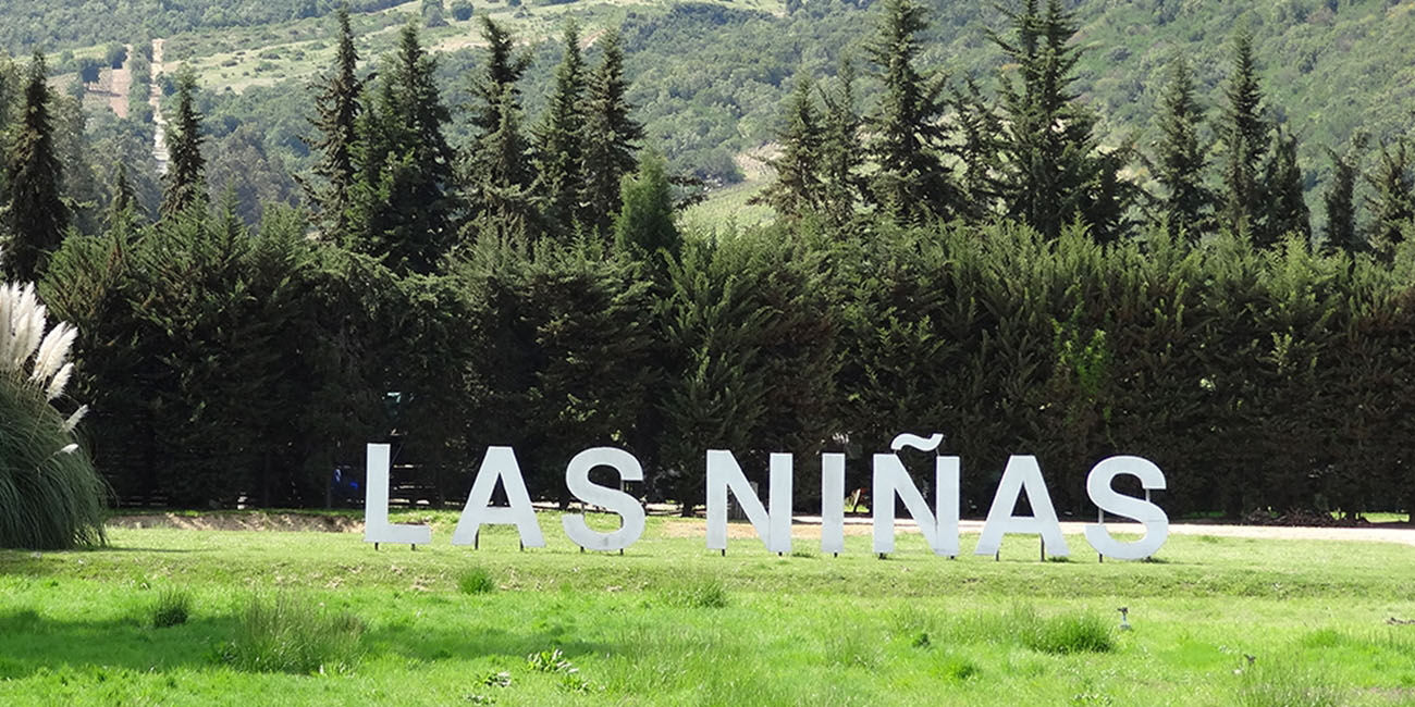 Las Ninas Winery Sign